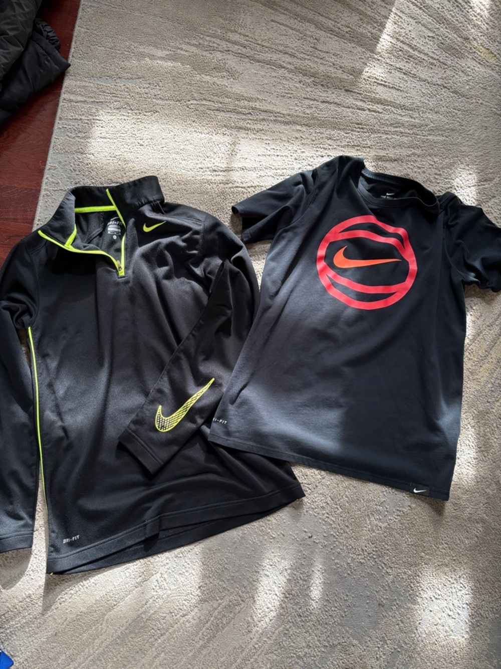 Nike boys 2 XL tops